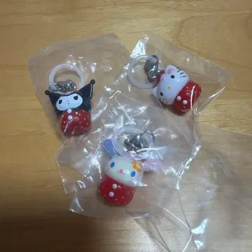 산리오 딸기 메지루시 액세서리