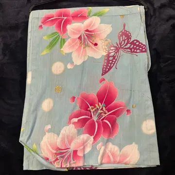 화려한 꽃무늬의 유카타 단품