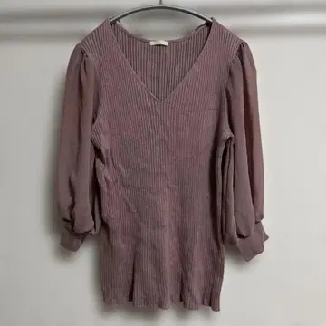 연보라 V넥 벌룬 슬리브 상의