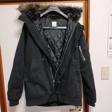 UPST 블랙 퍼 캐주얼 아우터