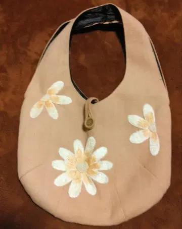 꽃무늬 자수 연어 베이지 토트백