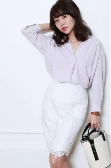 아푸와이저 리셰 워셔블 루즈핏 넥 리본 셔츠