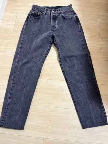 Levi's 501(R) 블랙 테이퍼드 데님 23inch