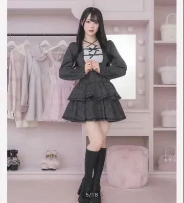 Pium 크로스 테이프 바이컬러 티어드 원피스