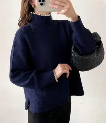 펄 넥 니트 풀오버 엠마 테일러