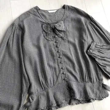 핑크 화이트 x 블랙 체크 무늬 리본 모티브 블라우스