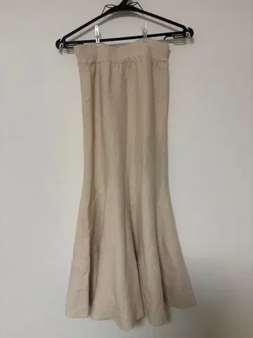 베이지 플레어 스커트 노브랜드