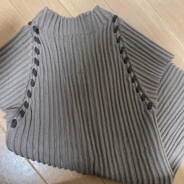 LAGUNAMOON 핸드 스티치 슬리브리스 니트 풀오버