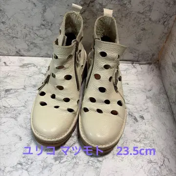 matsumoto (유리코 마츠모토) 화이트 가죽 사이드 고어 부츠