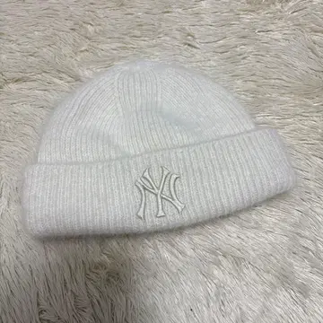 한국 MLB BTS SUGA 착용 디자인 니트 모자 크림 화이트