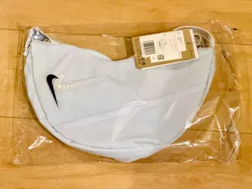 나이키 아우라 아티스트 컬렉션 크레센트 바디백