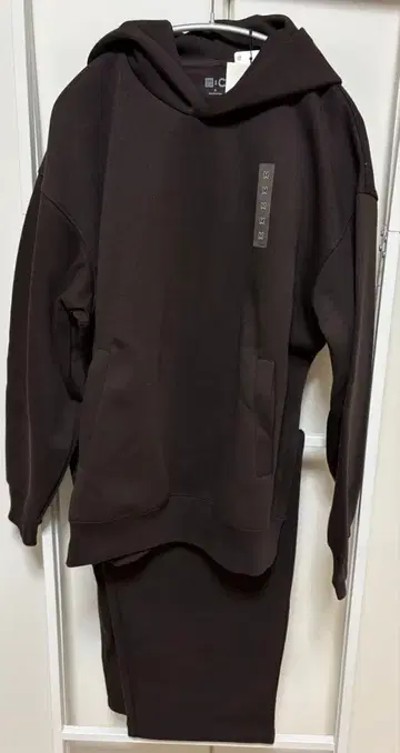 [ 셋업 ] UNIQLO:C 맨투맨