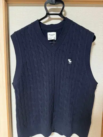 아바클로 V넥 스웨터 새상품 M 사이즈