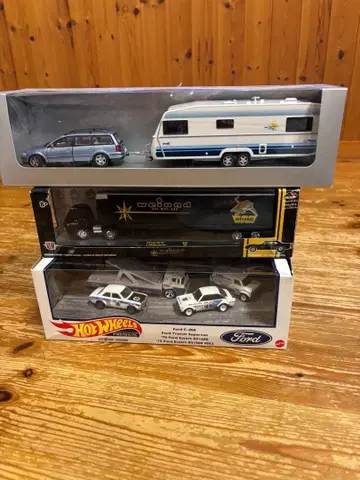 Hot Wheels 포드 자동차와 캠핑카 세트