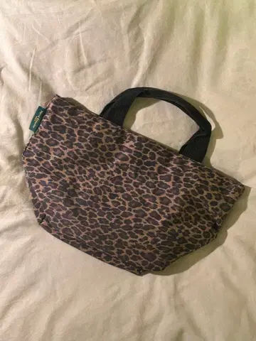 에르베샤 펠리에 보트형 토트 팬서