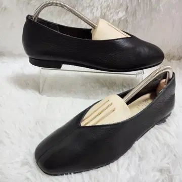 레시피 블랙 가죽 주름 V컷 플랫 펌프스 23cm 새상품급 일본제 로우힐