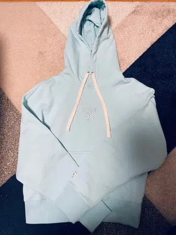 스카이블루 후드티