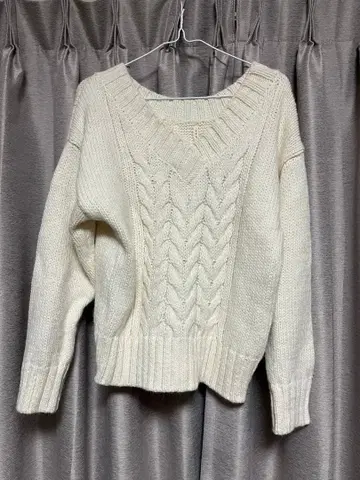 케이블 니트 스웨터 M 사이즈