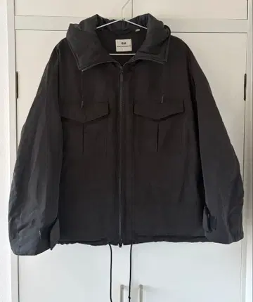 유니클로 하이브리드 다운 오버사이즈 파카 블랙 M 사이즈