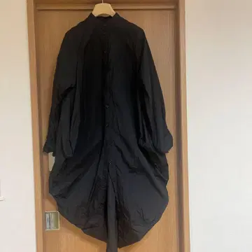 블랙 벌룬 실루엣 긴팔 원피스