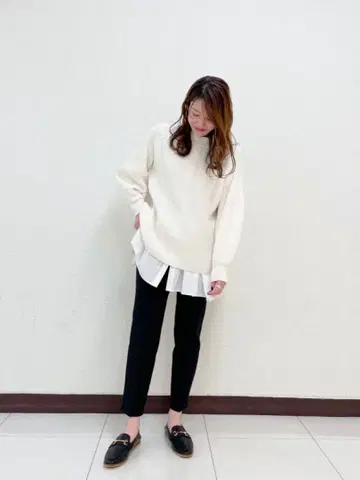 plst 플라스테 2023 미들 게이지 퍼프 슬리브 스웨터 화이트 M