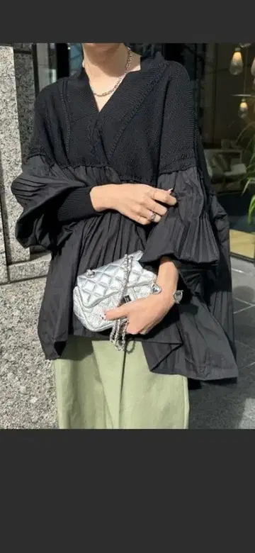 플리츠 긴팔 상의