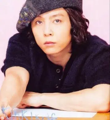 도모토 츠요시 착용 CA4LA 베레모 같은 형태 동일 컬러