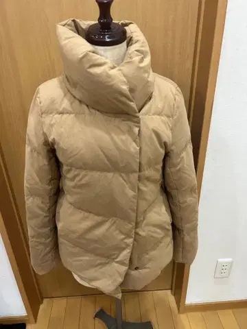 즉시 구매 가능 플라스테 여성용 베이지 다운 자켓 M 페더