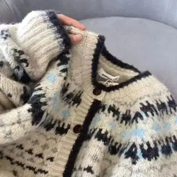 울 혼방 가디건 긴팔 크림색