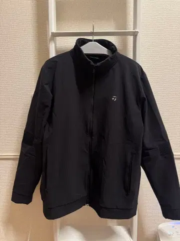 테일러메이드 스톰 자켓 블랙 로고