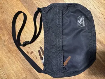 GREGORY 블랙 숄더백