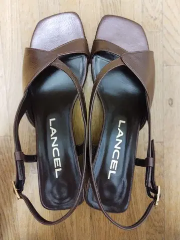 LANCEL 브라운 가죽 샌들