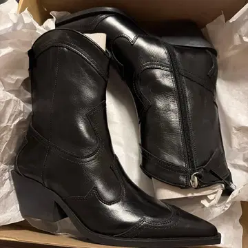 새상품 ZARA 블랙 웨스턴 부츠 24cm
