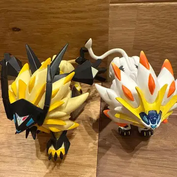 솔가레오&네크로즈마 포켓몬 피규어 세트