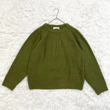 티티카카 TITICACA 니트 스웨터 모스그린 크루넥 멋짐