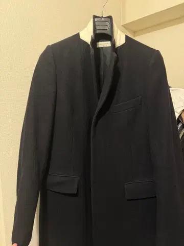 드리스 반 노튼 체스터 코트