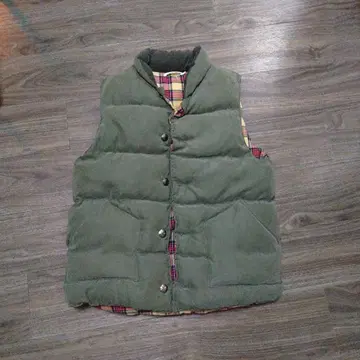 Hub & Spoke 다운 베스트 올리브 그린