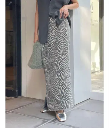 언그리드 스커트