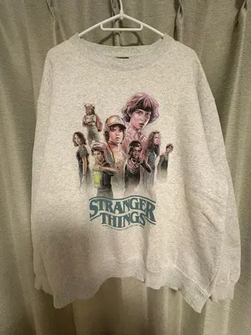 기묘한 이야기 GU 맨투맨 L 사이즈