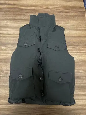 CANADA GOOSE 블랙 다운 베스트 L 사이즈