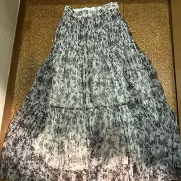 플레어 롱 스커트 꽃무늬 블랙과 화이트