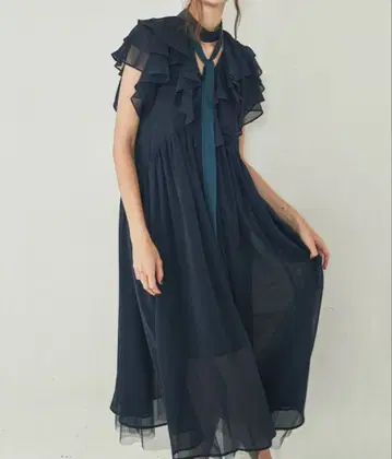 라벨 에튀드 초커 프릴 원피스 블루