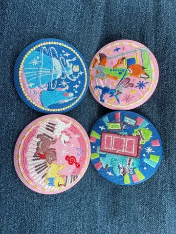 캐릭터 자수 핀 배지 4개 세트