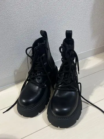 미사용 새상품 ZARA 부츠 사이즈 39 25.3cm
