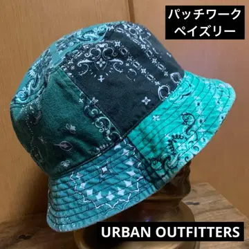 URBAN OUTFITTERS 패치워크 페이즐리 무늬 버킷햇