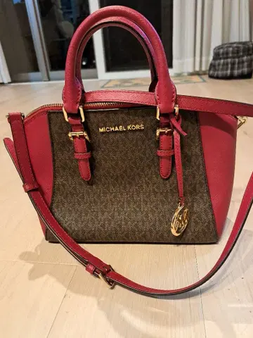 MICHAEL KORS 브라운/레드 핸드백