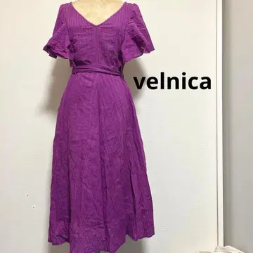 velnica 베르니카 백 버튼 V넥 프릴 슬리브 원피스