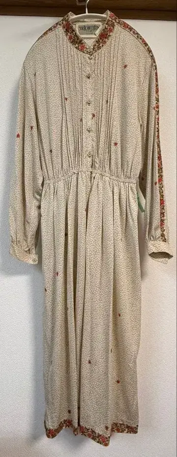 트리코비안 아이보리 꽃무늬 롱 원피스