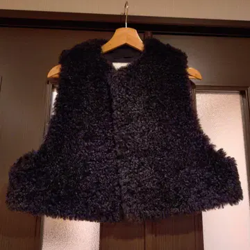 블랙 퍼 베스트 숏 기장 노카라