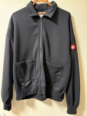 C.E 블루종은 리버서블로도 사용 가능했습니다